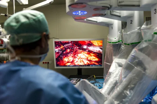 Policie prověřuje možné ublížení na zdraví kvůli defibrilátorům ve FN Olomouc