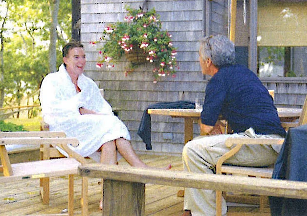 Clinton a Epstein. Spravedlnost pro dívky, nebo cynický boj o moc?