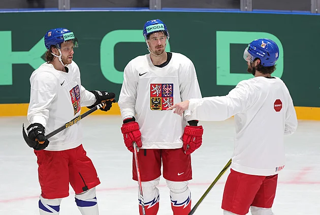 Hokej na ZOH 2026: program turnaje, vynucená rošáda v nominaci a kdy hrají Češi