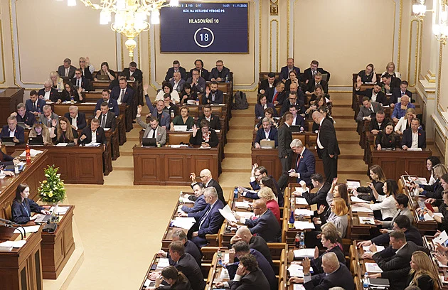 Poslanci mohou jednat o zákonu o podpoře bydlení či o svém jednacím řádu