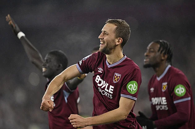 ONLINE: Souček překonal český rekord! Prosadil se proti Manchesteru United