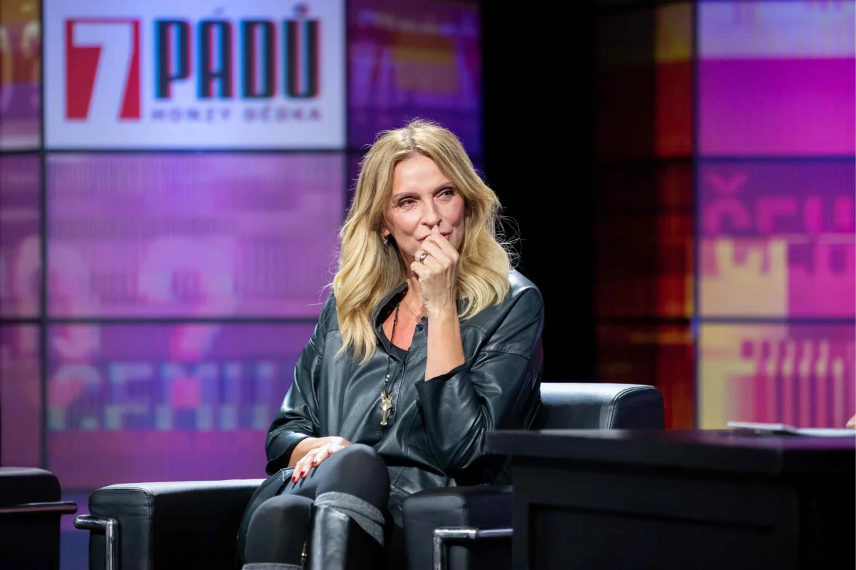 „Nas*ala jsi mě,“ napsala Asterová Chýlkové. Herečky soupeří v bizarní hře