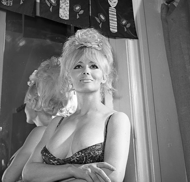 OBRAZEM: Bohyně sex-appealu. Carol Doda uhranula ňadry a topless tancem