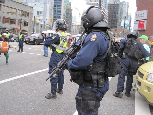 Střelba u školy v Kanadě: Útočnice zabila devět lidí, pak spáchala sebevraždu