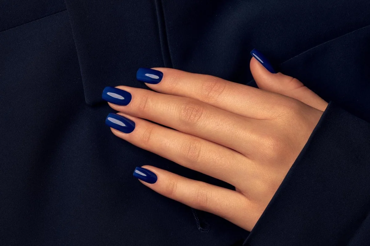 Moje kamarádka žije v Paříži a francouzská manikúra je podle ní úplně out. In tam je tato magická barva