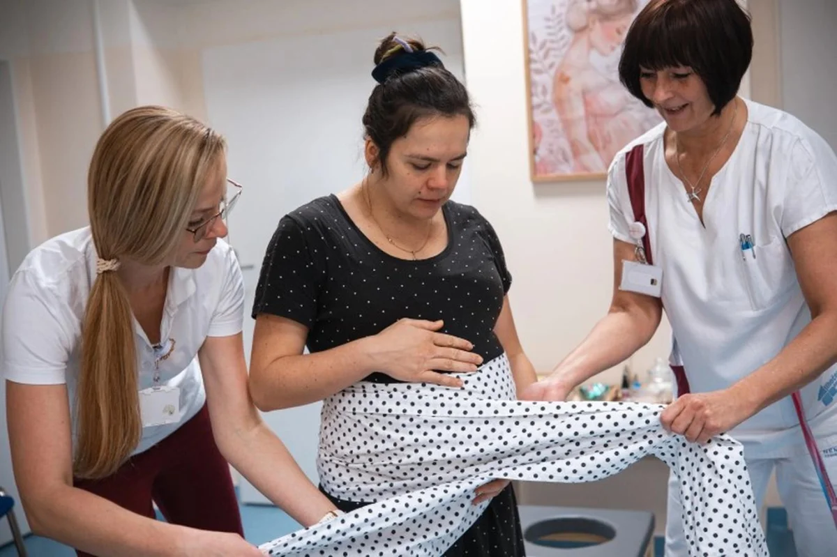 Cesta k přirozenému porodu: Nemocnice České Budějovice zavádí novou fyzioterapeutickou službu
