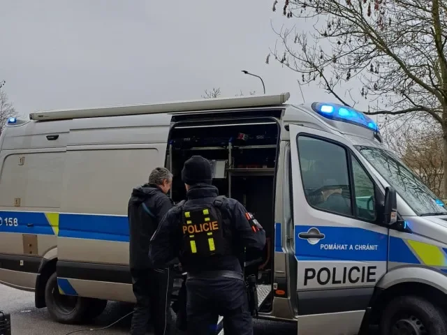 Kokain v dortech. Cizinci a Čech pašovali drogy z Berlína na Florenc pomocí sladkostí