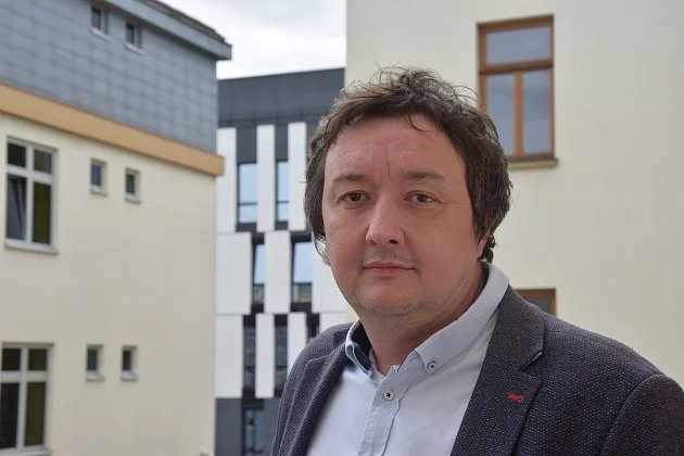 Ředitel pelhřimovské nemocnice rezignoval. Radim Hošek neustál personální krizi