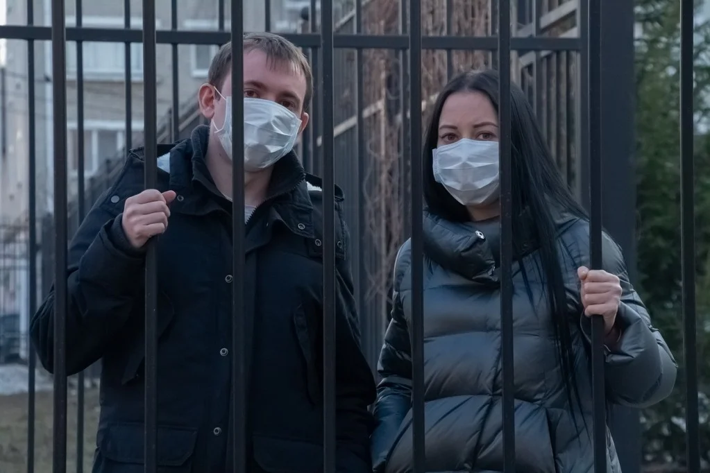 Agresivní a zjednodušující vzkazy pro školy. Soud potvrdil pokutu advokátovi