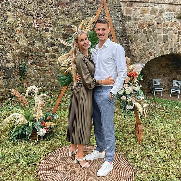 Tyhle kočky budou fandit českým hokejistům: Divoška, dvě nastávající maminky, láska ze sítě