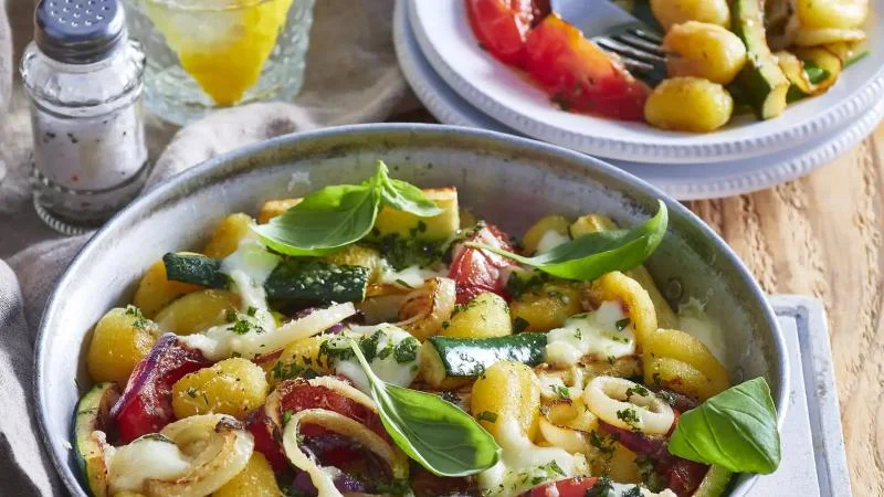 Gnocchi zapečené s letní zeleninou a mozzarellou