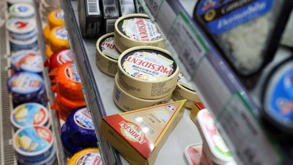 Konec čínské odvety. Peking sníží clo na dovoz mléčných produktů z EU, bránil se tak údajnému evropskému dumpingu