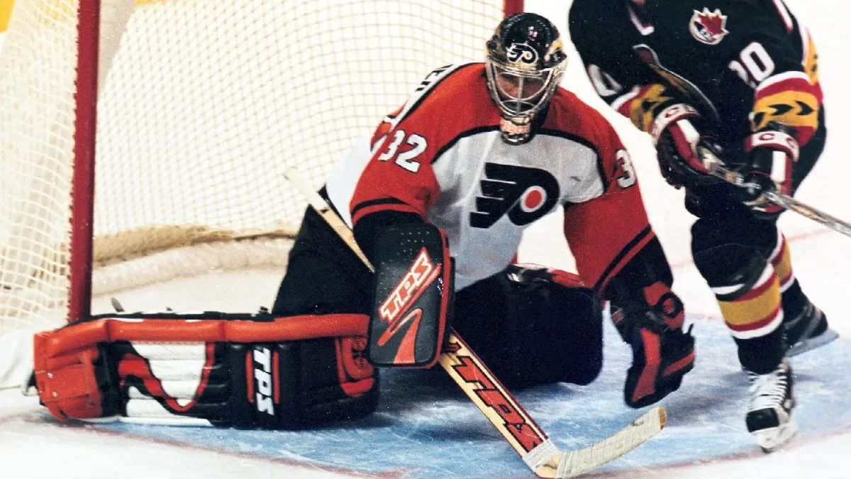 Ovládl „pohřebiště brankářů“. Čechmánek vlétl do NHL jako uragán, lepší byl jen Hašek