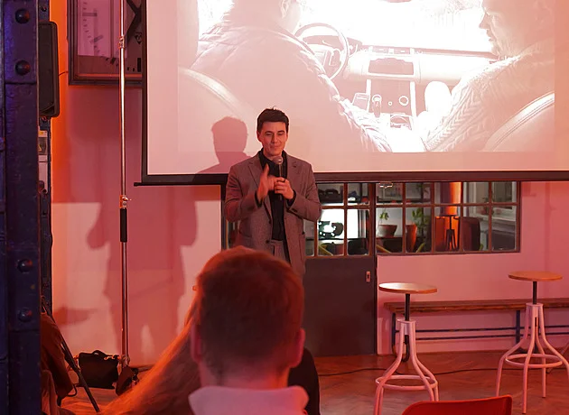 Narozeninová akce investigativního projektu Odkryto.cz: Kotek si rýpl do Bartošové!