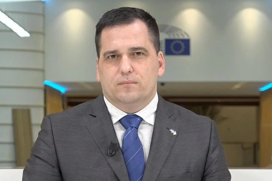 Soud odmítl výklad zákona, který by Zdechovskému umožnil zůstat v aktivní záloze