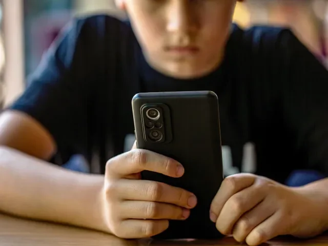 Zákaz sociálních sítí pro děti budí emoce, Klempíř by chtěl hranici pod 15 let