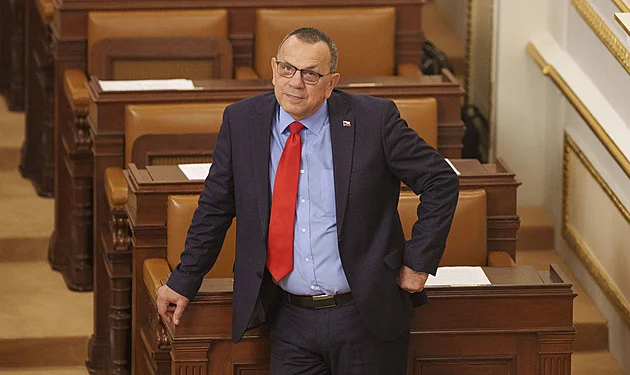 Můžete zavolat do Ruska, můžou ukončit tu válku hned, slyšel Foldyna