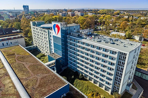 Důvěra, to je, oč tu běží. Proč se musí olomoucká kauza s defibrilátory dobře vyšetřit