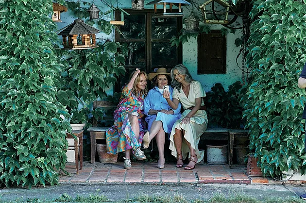 VIDEO: Nesahat na obušek! Havlová, Pořízková a Holubová řádí jako Bardotky