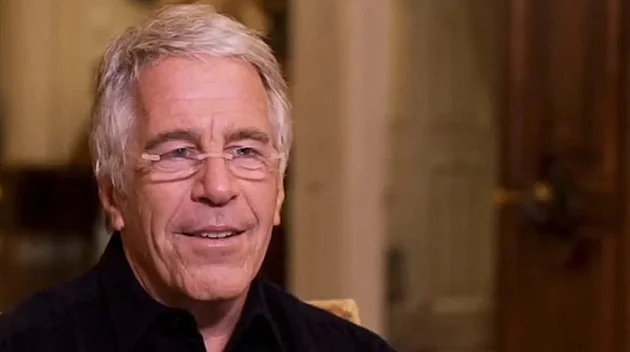 Koho kryjete? Kongres si „podal“ bojovnou Trumpovu ministryni kvůli Epsteinovi