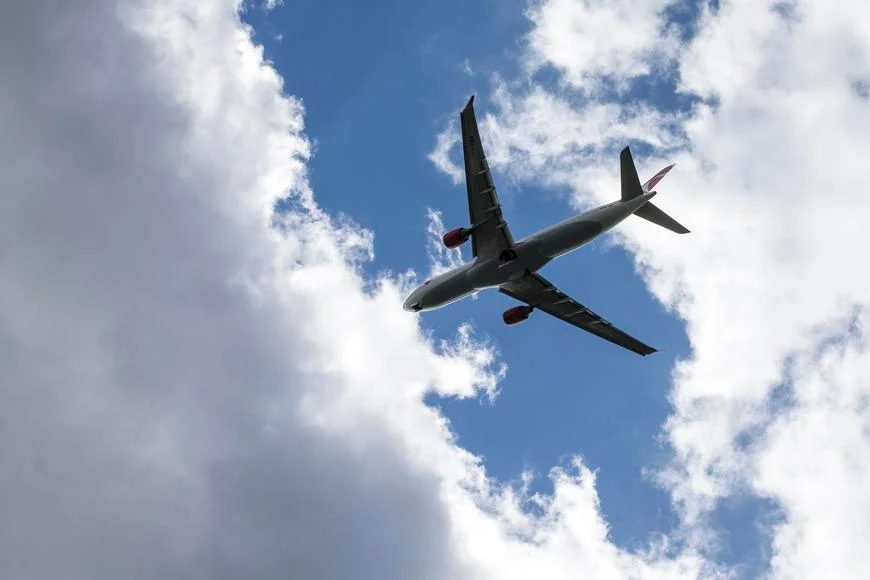 Katastrofě pilot zabránil v poslední chvíli. Odborníci vyšetřují letecký incident u Křivoklátu