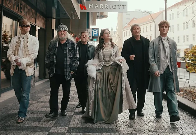 Tři slavná příjmení v jednom klipu. NEPO rozjelo debatu o zlaté mládeži a protekci