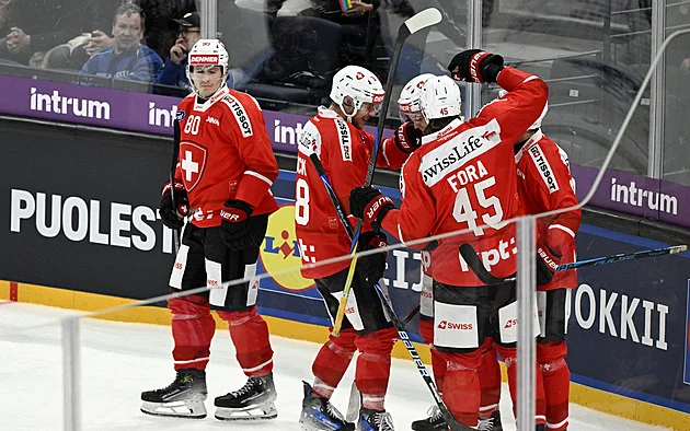 ONLINE: Startuje česká skupina. Švýcarští hokejisté proti Francii rychle zvyšují