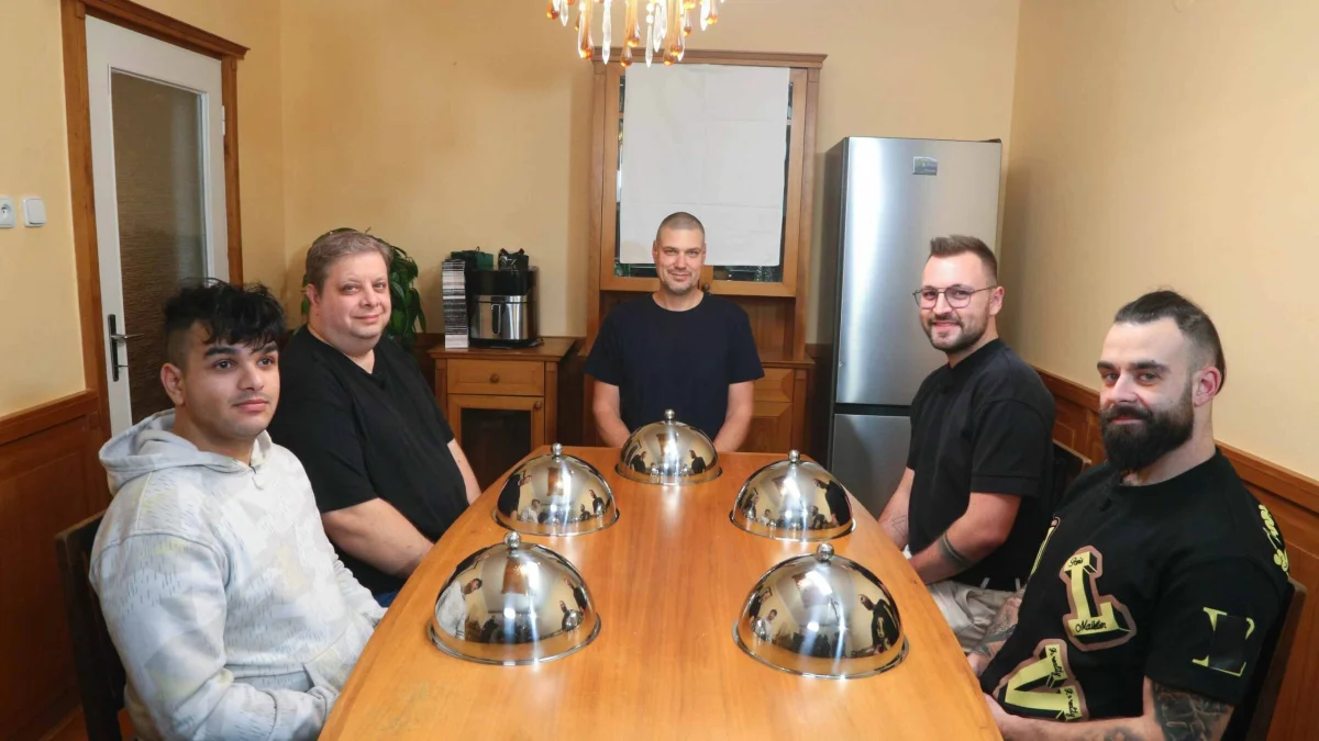 Drsná pánská jízda v Prostřeno: Jihomoravská parta bude řešit taktiku, hádky i aroganci