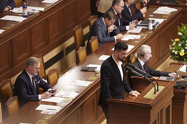 Skalpel, prosím. Šetřeme i ve Sněmovně. Jaký smysl dnes mají poslanecké kanceláře v regionech?