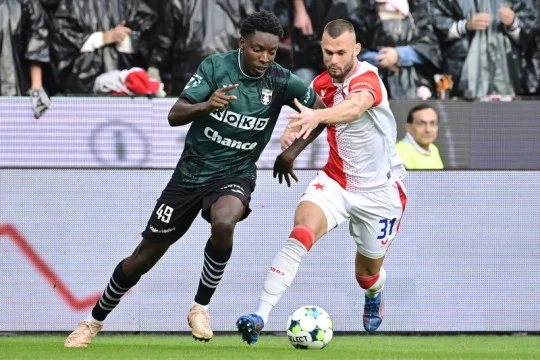 Fotbalisté Slavie nastoupí v lize v Karviné, Sparta přivítá Hradec Králové