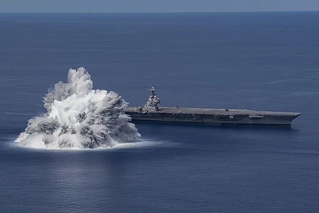 Do oblasti Blízkého východu vyplula už druhá americká letadlová loď