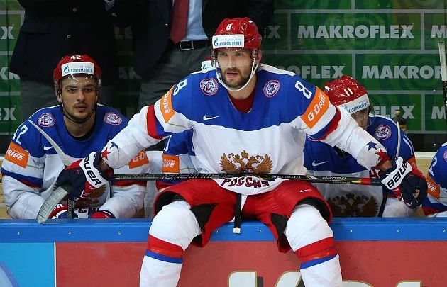 Provokace na olympijském hokeji: Rus přinesl Ovečkina, Slováci se lapili do sítě