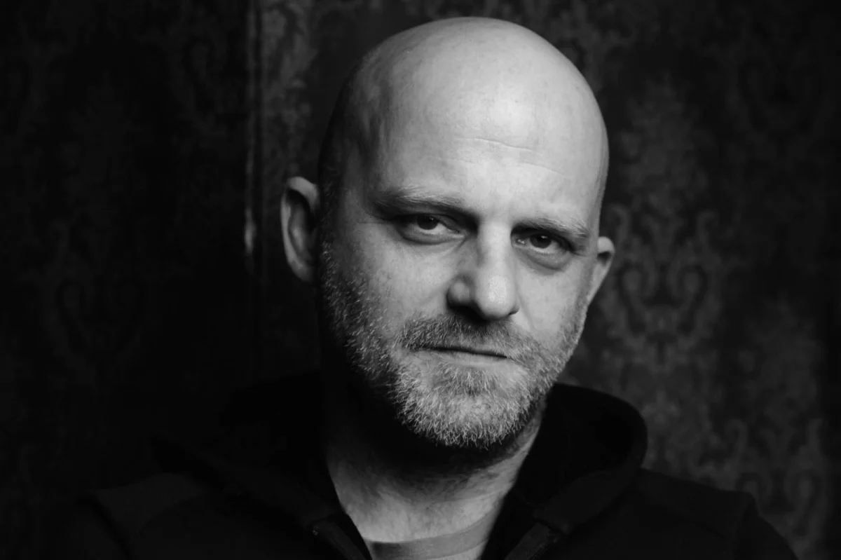 Hynek Čermák slaví 53 a na sítích to schytává. Boj s Macinkou a naštvaní senioři