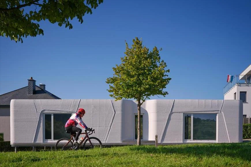 Jen tři metry a 3D tisk z betonu. Prohlédněte si dům, který je odpovědí na krizi bydlení