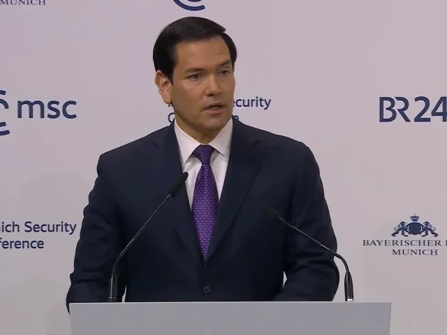 Rubiovi tleskali ve stoje, ale za několik hodin už politici tvrdí, že je neuklidnil a napětí s USA trvá