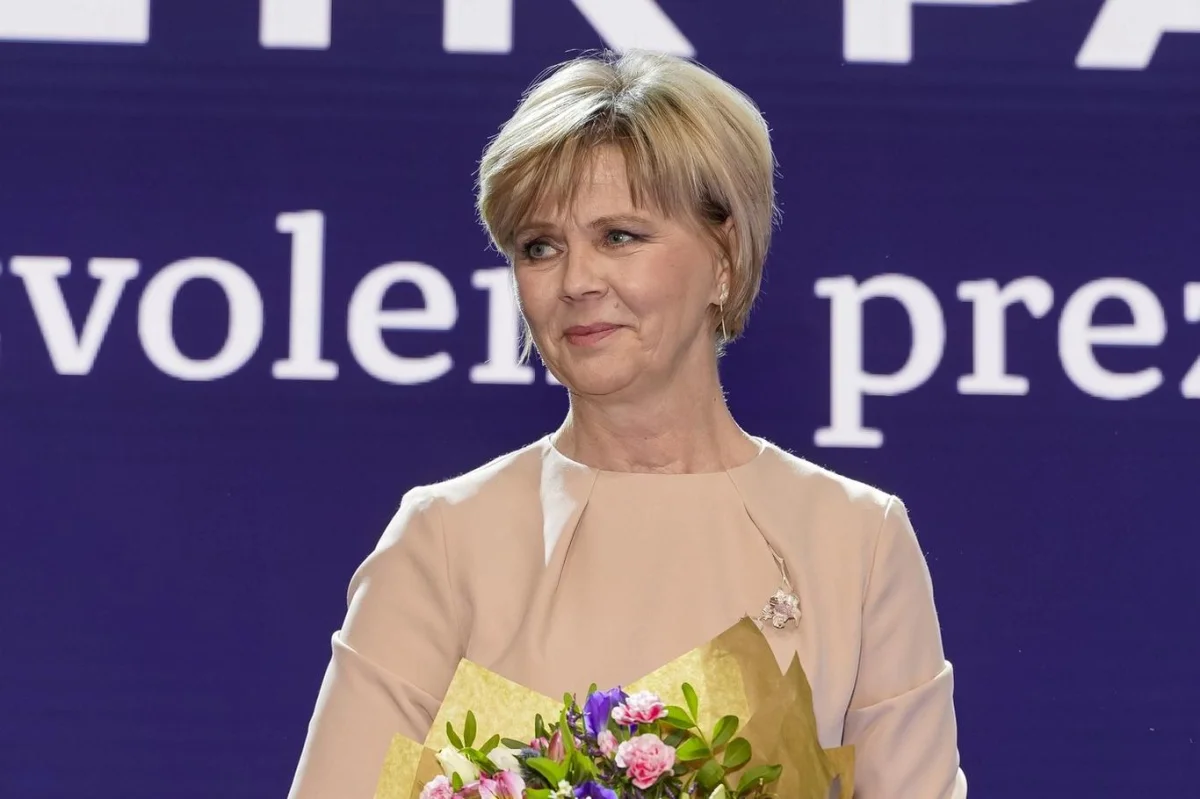 Eva Pavlová má k dispozici veřejné prostředky, aby reprezentovala. Často to tak ale není, míní veřejnost