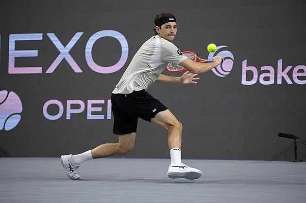 Fritz a Shelton potvrdili roli favoritů, v Dallasu si proti sobě zahrají o titul