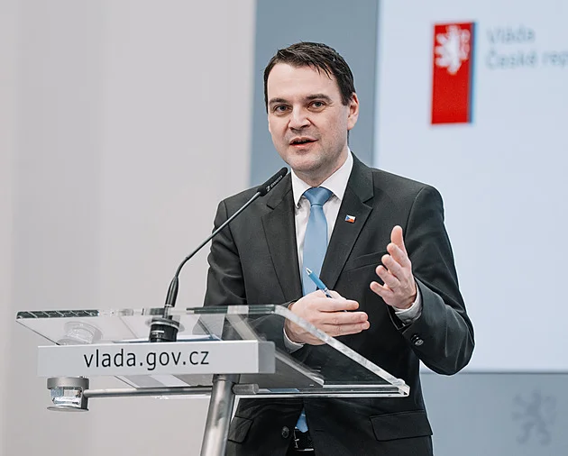 Milion chvilek svolal další demonstrace za Pavla. Jen protesty opozice, tvrdí Macinka