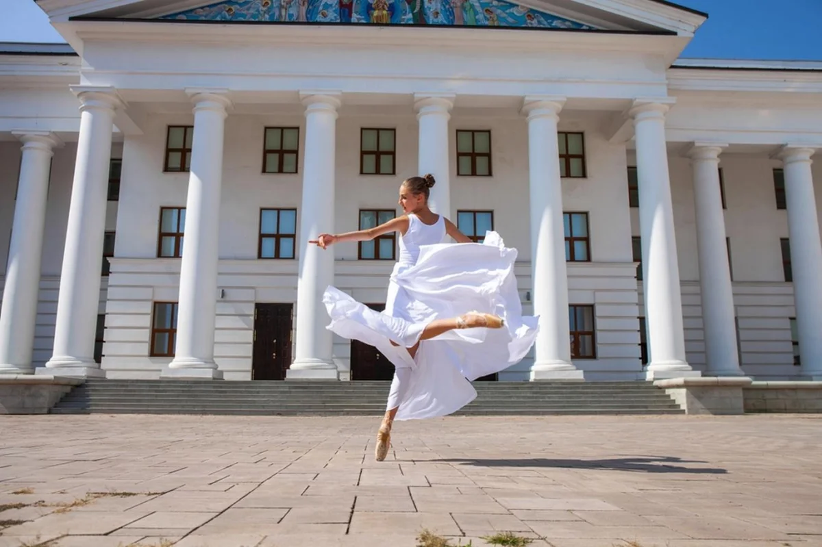 Baleríny s mandlovou špičkou jsou hit roku 2026. Opticky zmenší vaše chodidlo a nohy se budou zdát delší