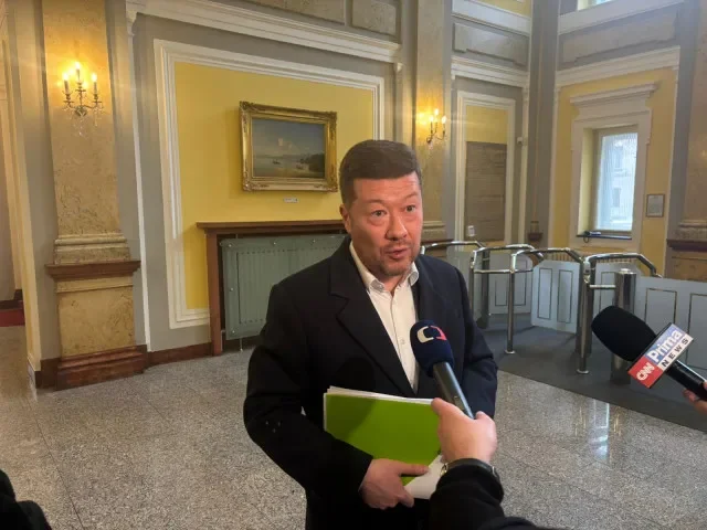 O imunitě pro Babiše a Okamuru rozhodnou poslanci začátkem března. Komoru navštíví také hlava státu