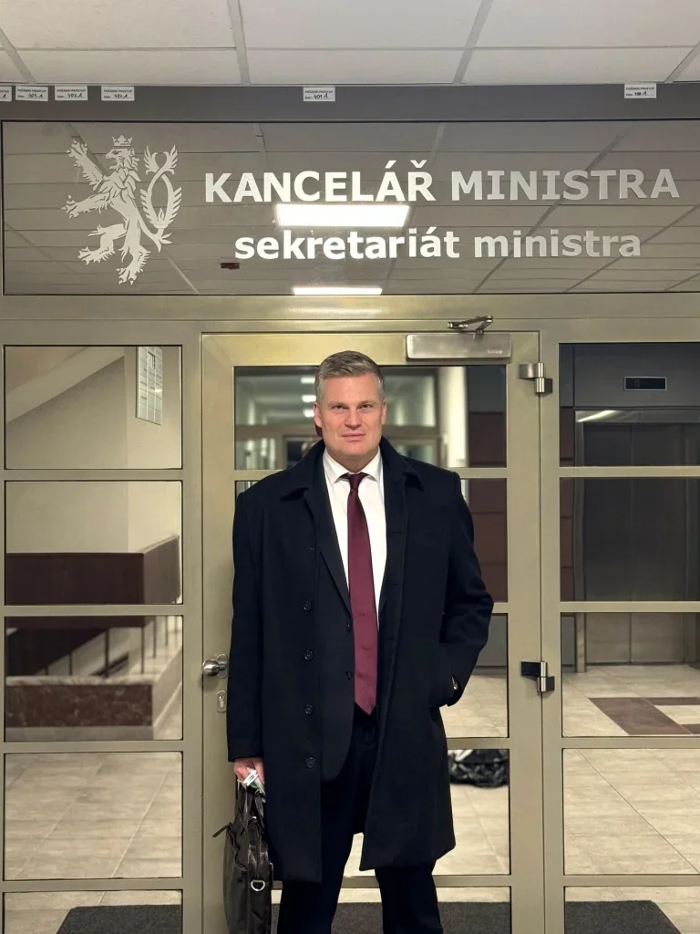 Motoristé představí náhradu za Turka. Chystají „velmi seriózního“ ministra