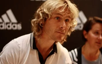 Pavel Nedvěd dotahoval velkou senzaci už během nedělního utkání Sparty