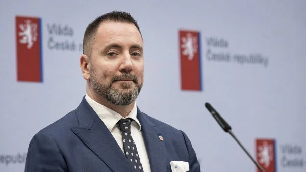 Konec „dvouministra“ Macinky? Motoristé nominovali do čela resortu životního prostředí poslance Igora Červeného