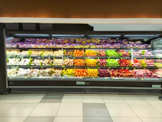 Okamura chce řešit marže u potravin, opozice mluví o zásahu do volného trhu