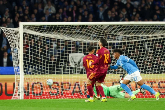 Neapol remizovala 2:2 s AS Řím, v tabulce před ním udržela třetí místo