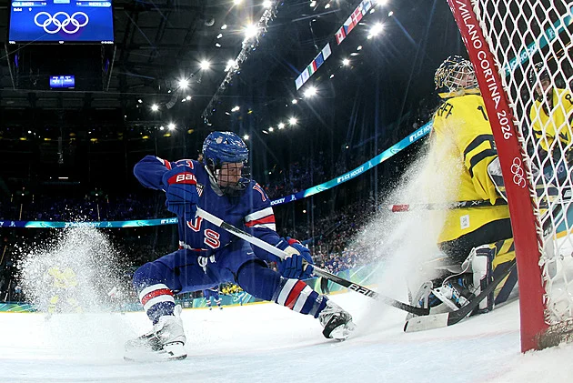 Hokejistky USA deklasovaly v semifinále Švédsko a zajistily si osmou medaili v řadě