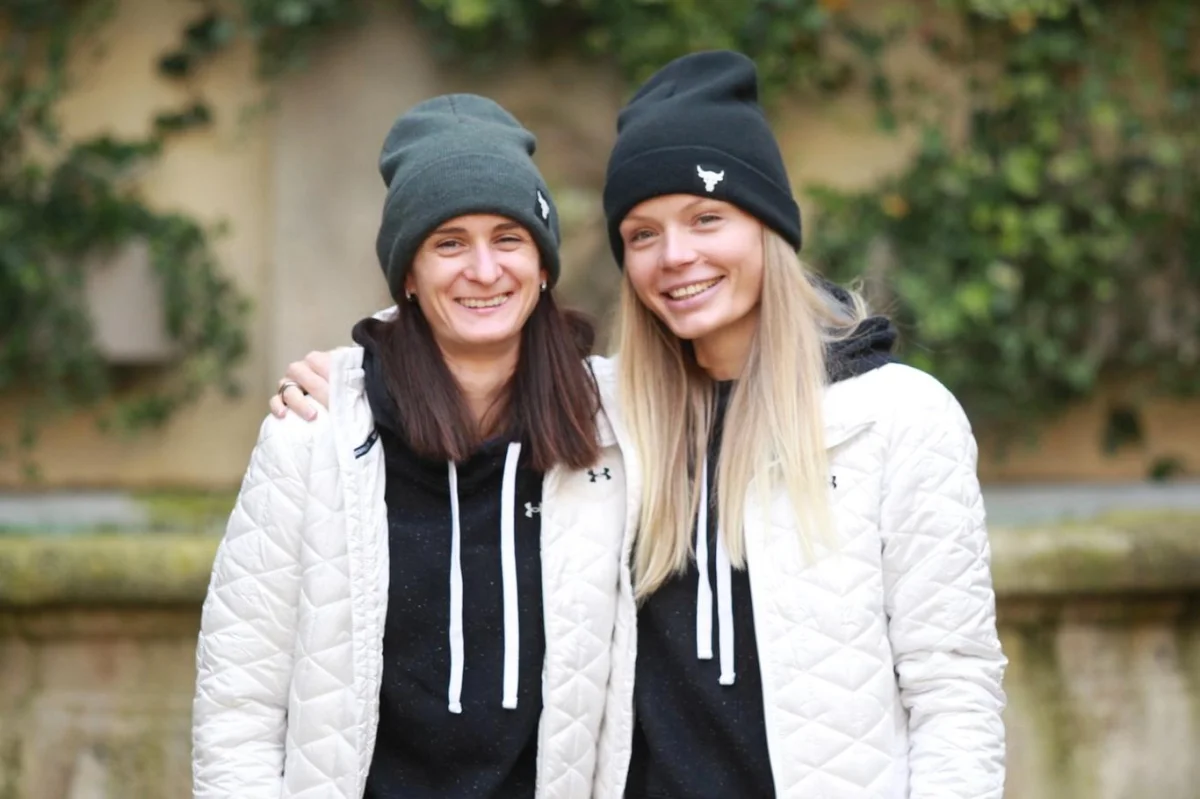 Martina Sáblíková žije s přítelkyní Nikolou na konci světa. Jejich dům před lety málem podlehl zkáze