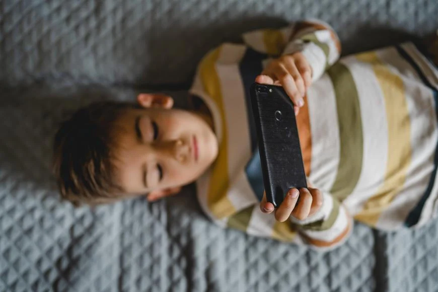 „Je to jediný nástroj.“ Expert popsal, jak by měla vypadat kontrola dětí na internetu