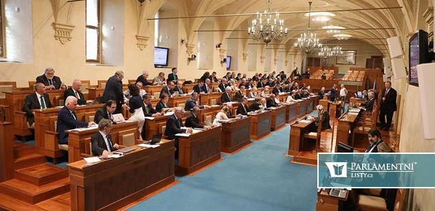 „Občan proti státu a korporacím? Nezmůže nic. Kontrolujte vládní sliby.“ Zkušená právnička svědčí