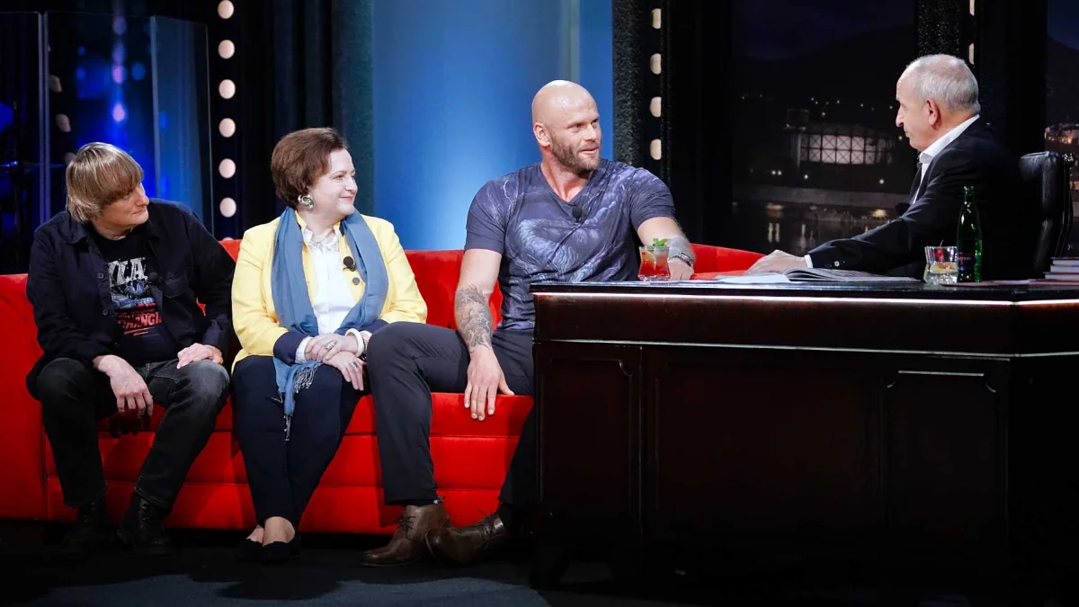 Show Jana Krause: Komik s vlastní knihou, mistr světa v hodu plyšovým aligátorem a lékařka s modrou krví